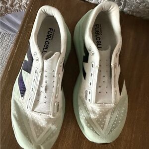 New Balance FuelCell Athletic Shoes in Clear Green and Purple Ladies 10B